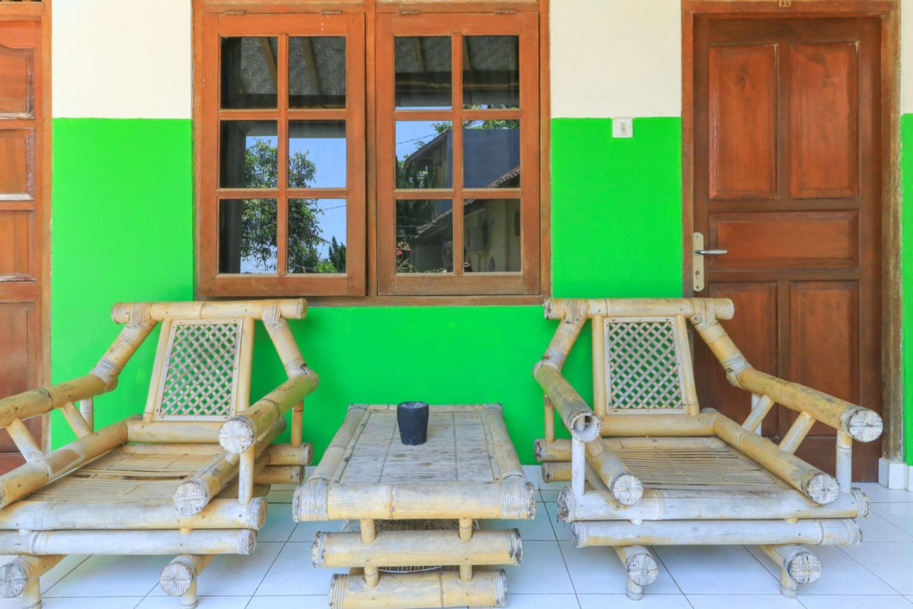 Hotel Tara Bar & Resto Air Sanih Kubutambahan  Esterno foto