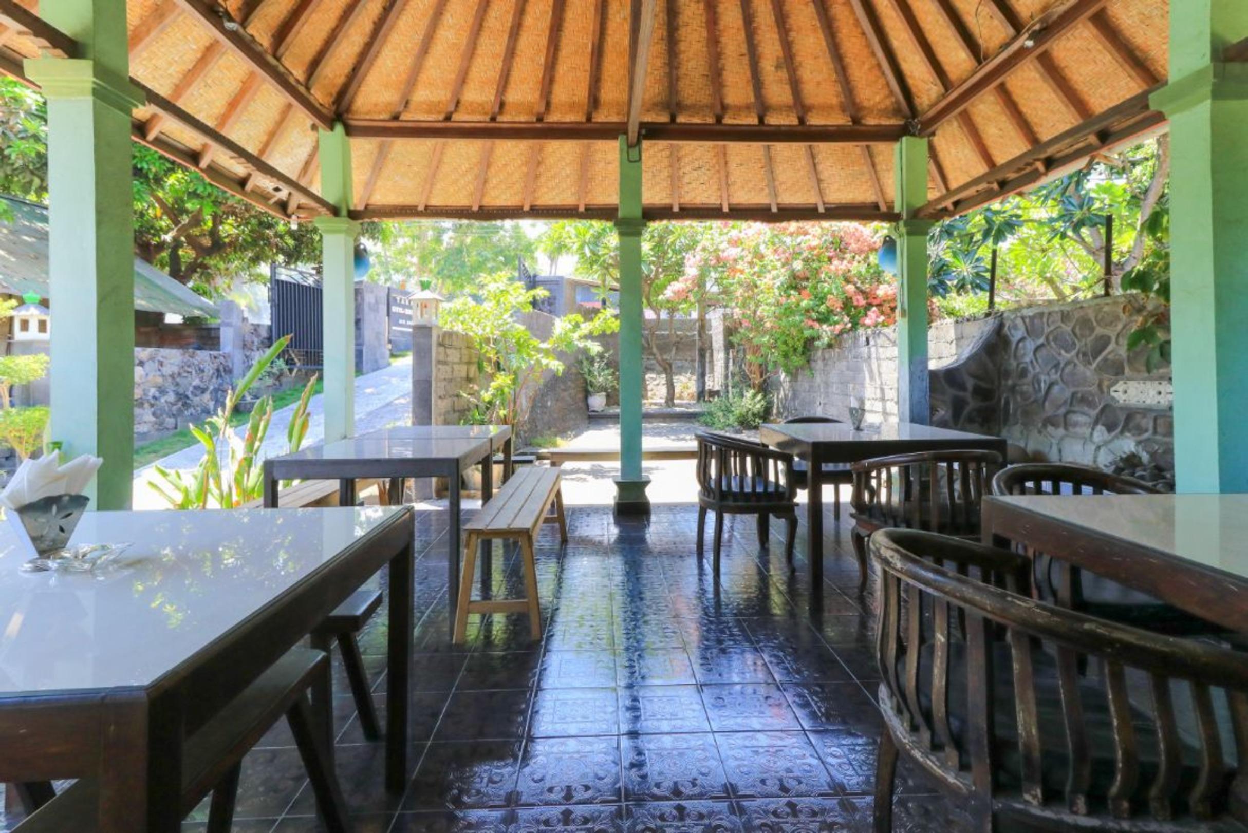 Hotel Tara Bar & Resto Air Sanih Kubutambahan  Esterno foto