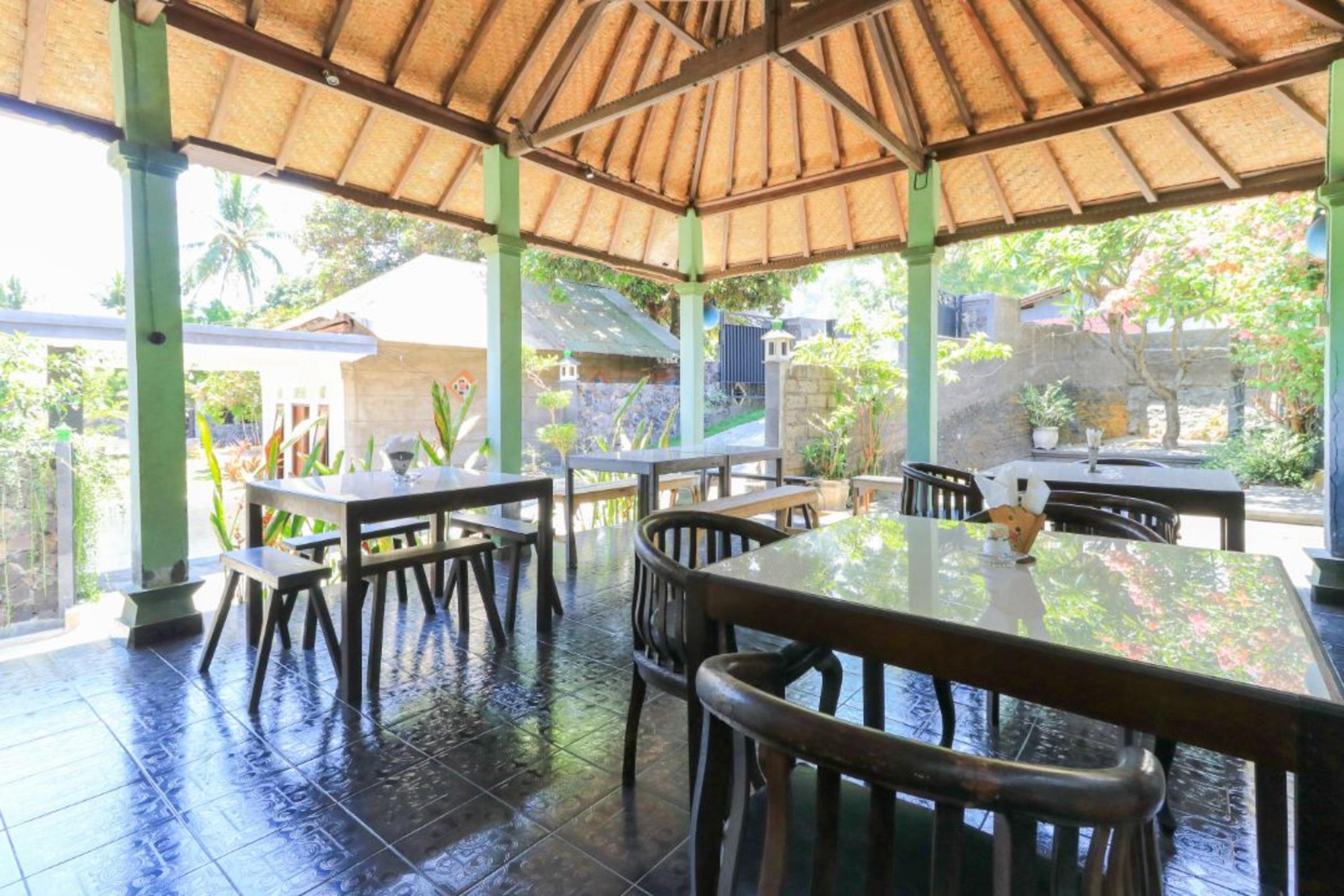 Hotel Tara Bar & Resto Air Sanih Kubutambahan  Esterno foto