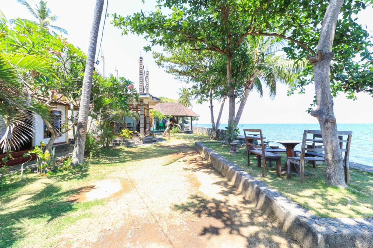 Hotel Tara Bar & Resto Air Sanih Kubutambahan  Esterno foto